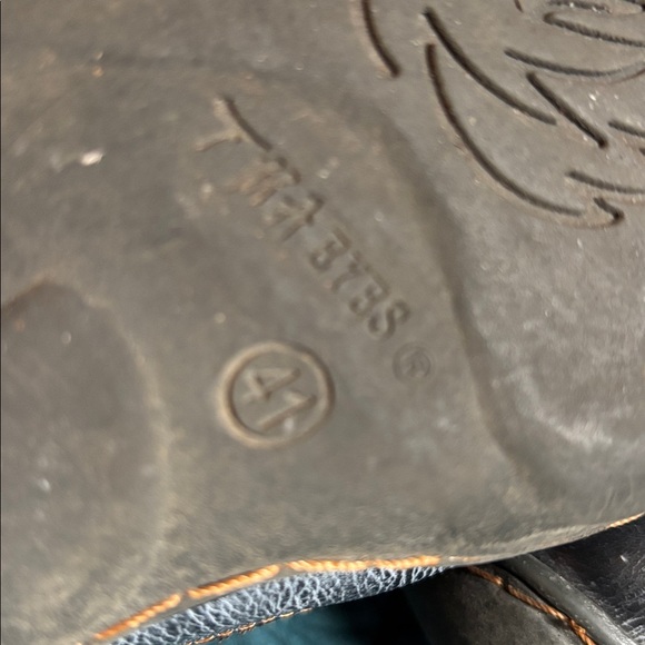 Black and Orange Casual Shoes - Picture 9 of 11